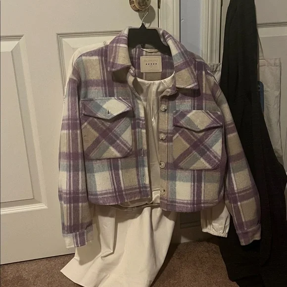 🌻 HOST PICK 🌻 ☔️ Blank NYC Cropped Purple Plaid Design Shacket ☔️ - Picture 3 of 4